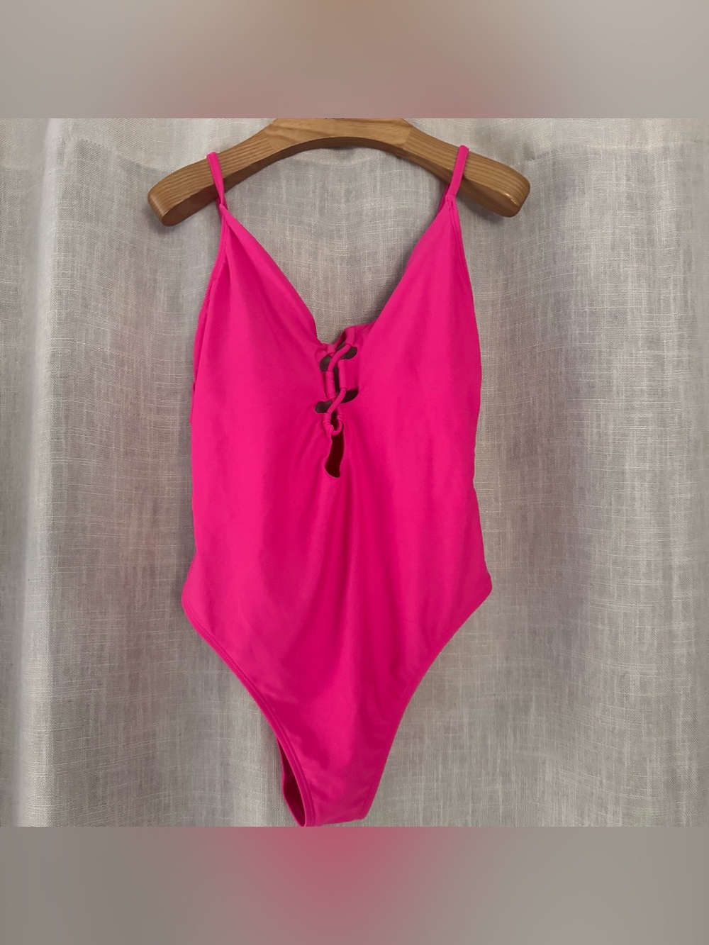Shade & Shore hot pink one piece bathing suit size medium